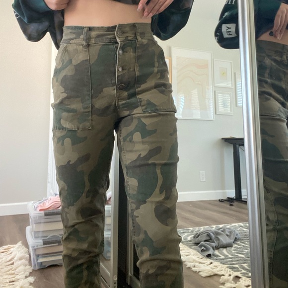 hollister pants - Picture 5 of 9